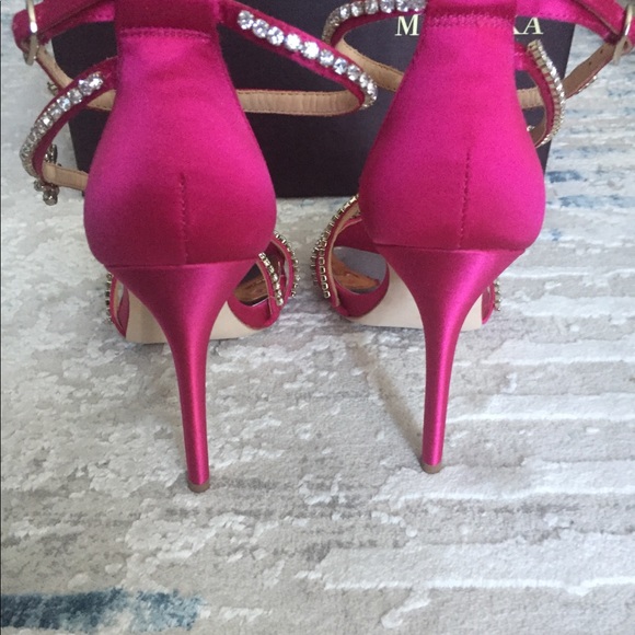 Badgley Mischka Hodge Strappy Sandal - Picture 5 of 6